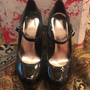 Chinese laundry 5” closed toe Heels